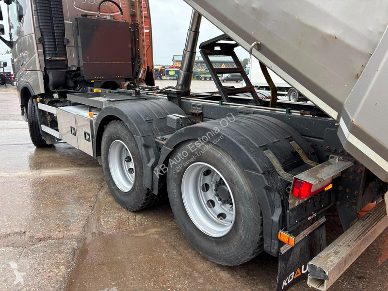 شاحنة Volvo 540 6x4 TANDEM AXLE LIFT / BOX...