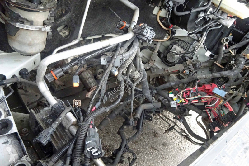 Camion Renault MASTER CAISSE 2,3 DCI 136