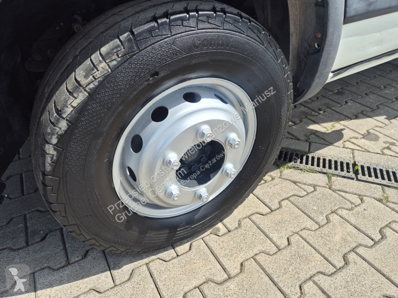 Samochód dostawczy Iveco Daily 65C18
