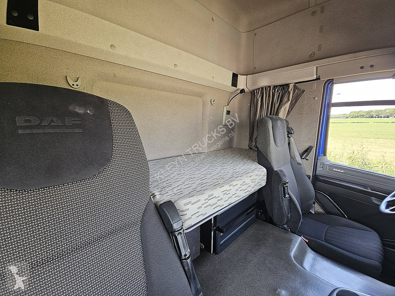 شاحنة DAF 400 TAILLIFT