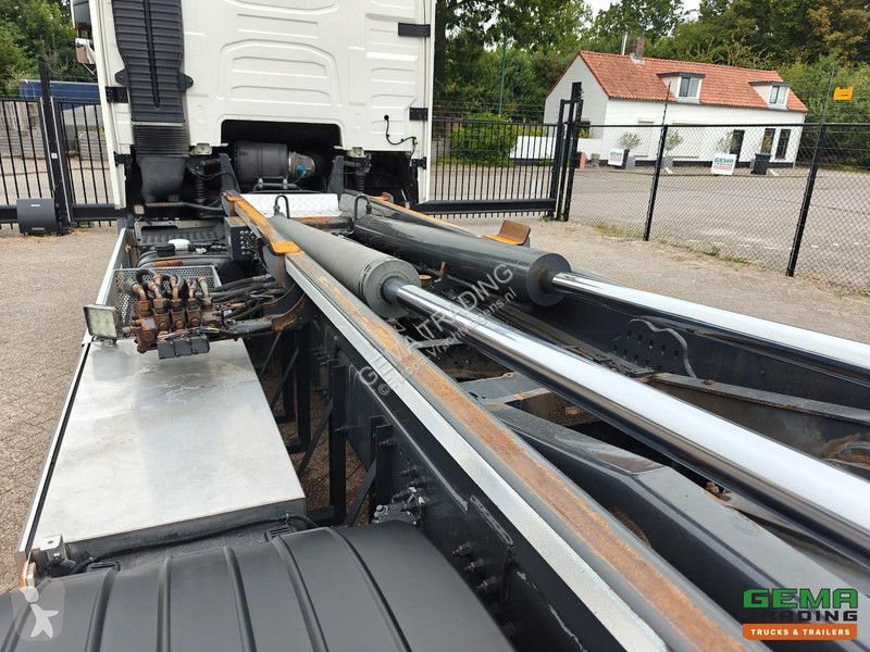 شاحنة Volvo 460 6x4 GlobeTrotter Euro6C - VDL...