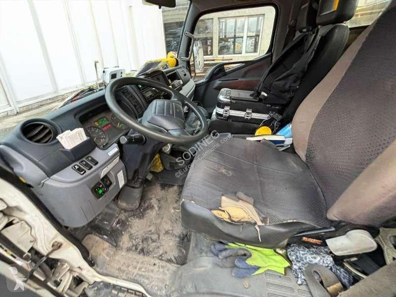 شاحنة Mitsubishi  FUSO CANTER 7C18