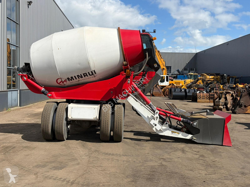 شاحنة  4M3 Self Loading Concrete Mixer 4x4