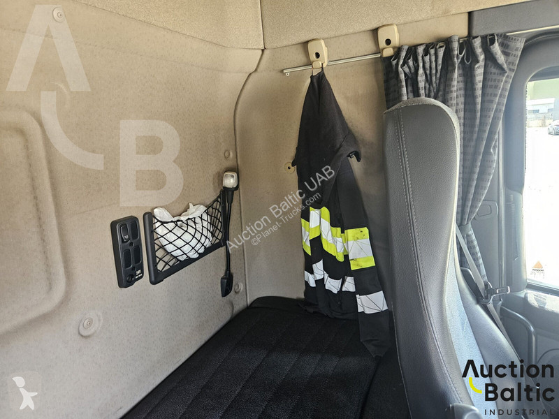 Kamión Scania 400 A 6x2*4