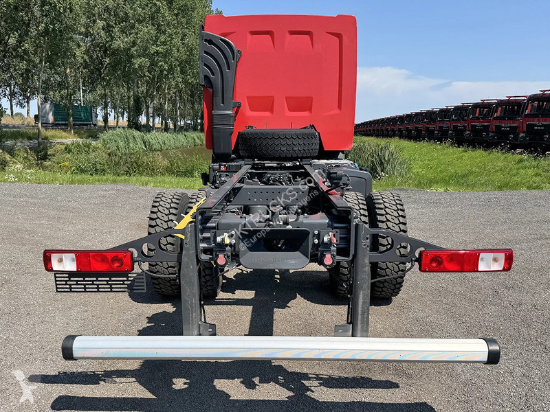 Camion Renault K P4X4 Medium Chassis Cabin (10...
