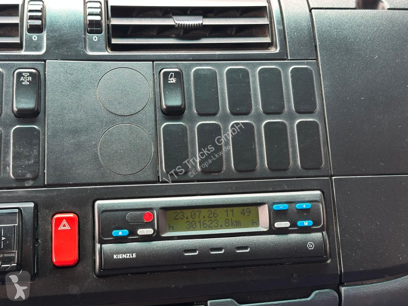 شاحنة Mercedes 818 4x2 BB Spier Koffer &...
