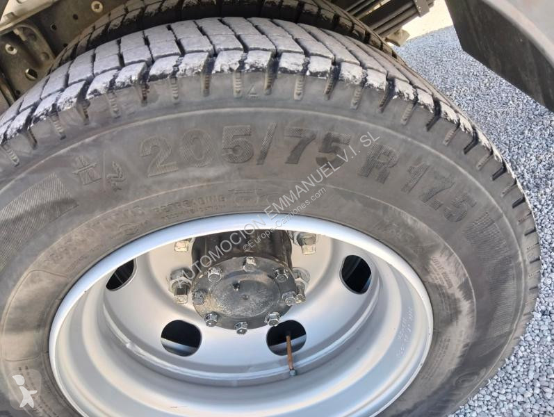 Ciężarówka Mitsubishi Fuso CANTER