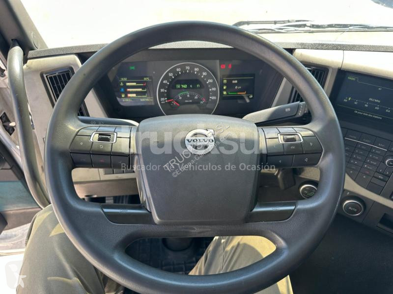 شاحنة Volvo 330.18