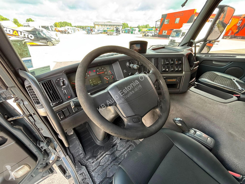شاحنة Volvo 8x4*4 BERGER L110 / HYVALIFT L=5700 mm