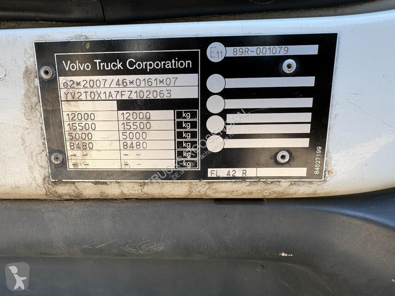Грузовик Volvo 12250 + THERMO KING T-1000 R +...
