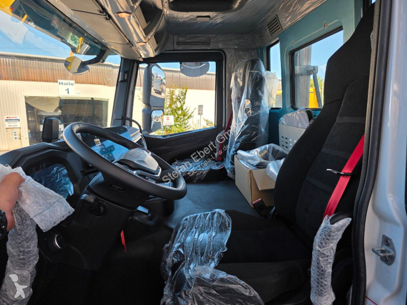شاحنة Iveco XWay AD320X46BZ OFF 8x4 Hiab...