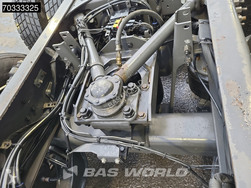 شاحنة Volvo 460  6X2 Chassis Lift-Axle Full Air...