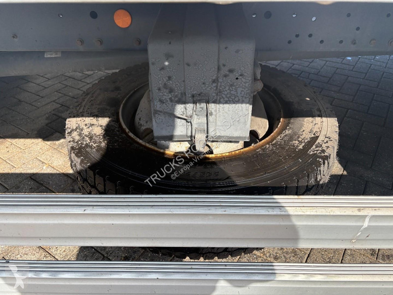 Грузовик Iveco 120E28 + DHOLLANDIA LOADLIFT +...