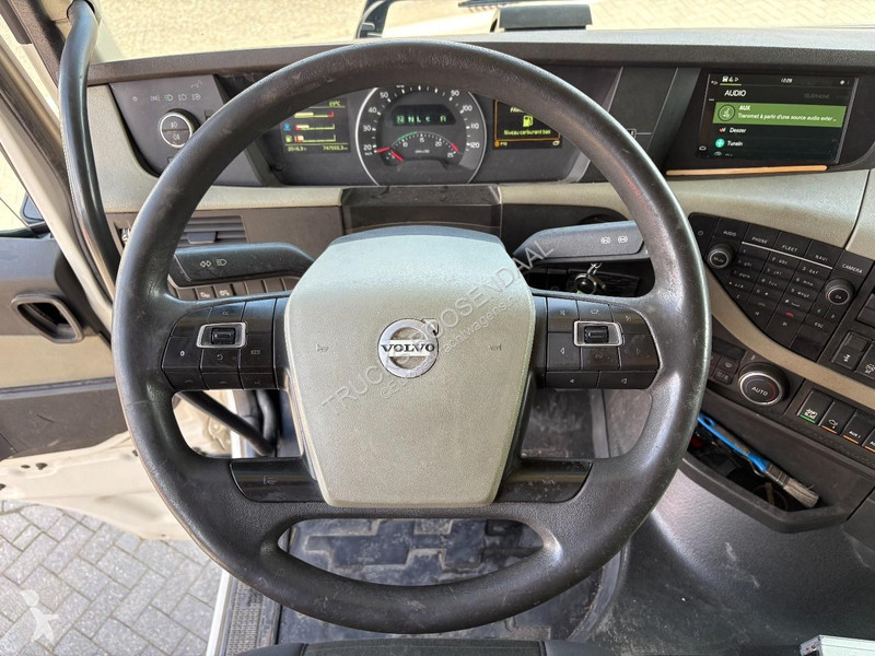 Camion Volvo 500 + HYDRAULIC PLATFORMS + WINCH...