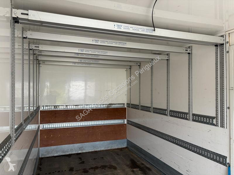 Kamion Mercedes 1218 Fourgon ClassicSpace 2.30M
