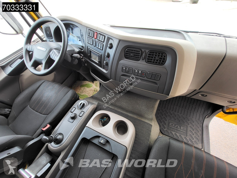 Vrachtwagen DAF LF 210 4X2 12tonner kg...