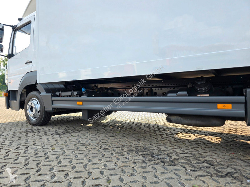 Vrachtwagen Mercedes 818 | 3 Sitzen | Ladebordwand