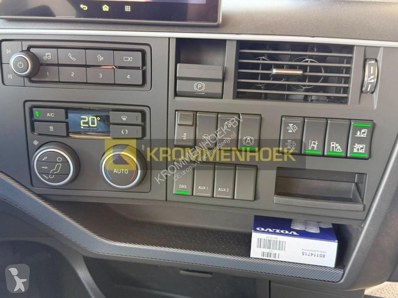 Трал Volvo FH 500 8x2 Machine transporter | New