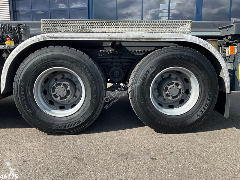 Camión Volvo 8x4 Hiab 28 Tonmeter laadkraan met...