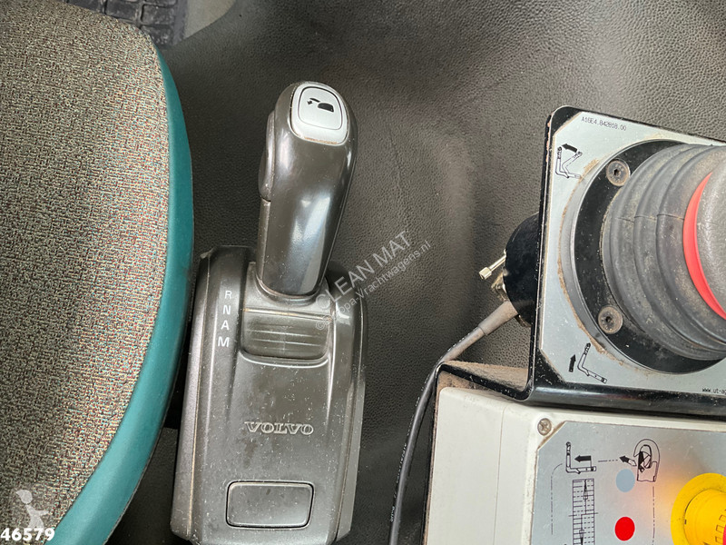 Camión Volvo 420 8x4 Euro 6 26 Ton haakarmsysteem