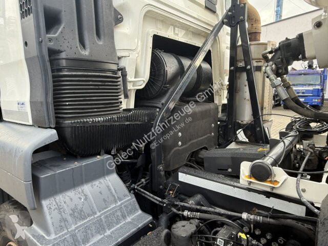 Camion MAN 32.430 8x4 BB Betonmischer