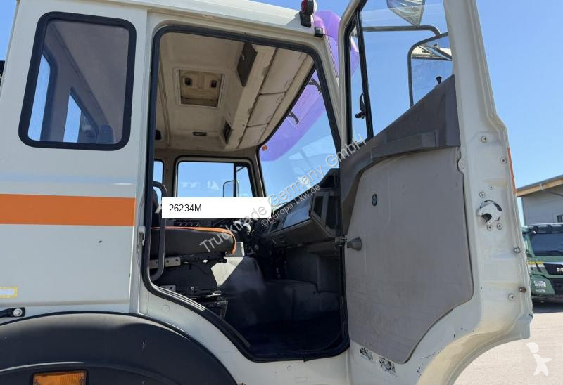 Camión Iveco 676 300-30 AH