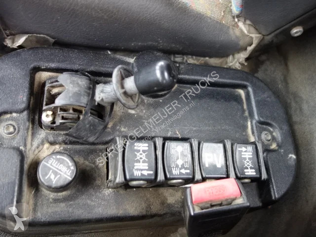 Вантажівка Renault 180 4X4 OPENBAK MET PTO...