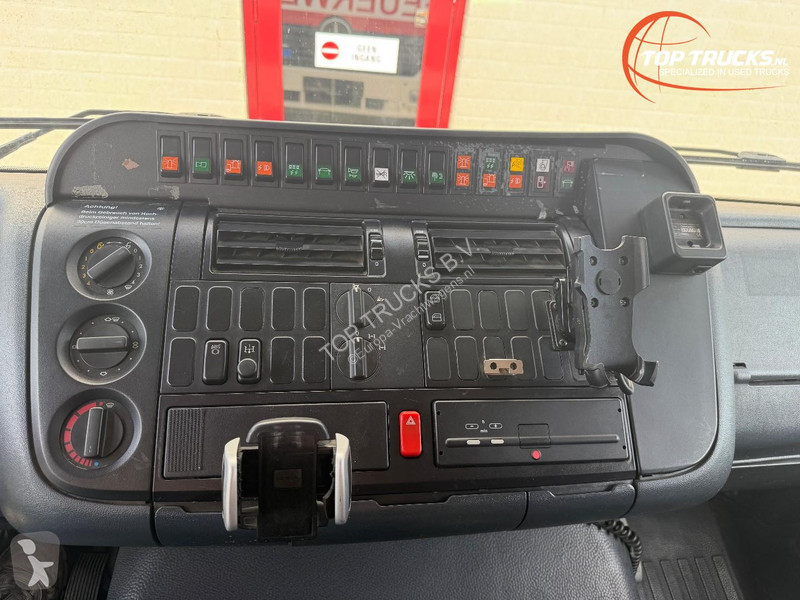 Camión Mercedes 1328 4x4 2000L - 100KM/H