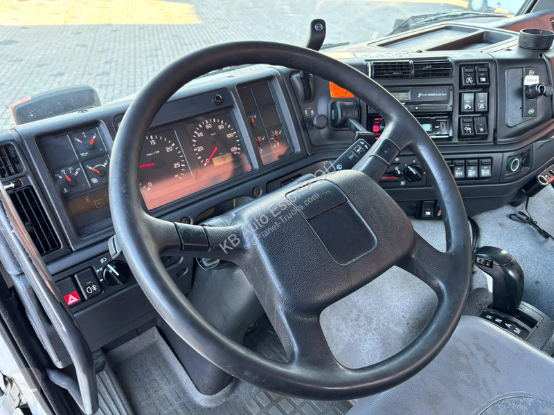 Camión Volvo 340 4x4 BOX L=4286 mm