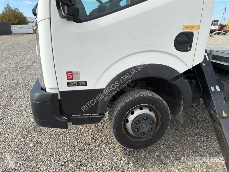 Kamion Nissan Multitel HX195 19.5 m on Nissan...