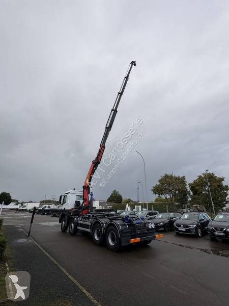 Vrachtwagen Mercedes 3240