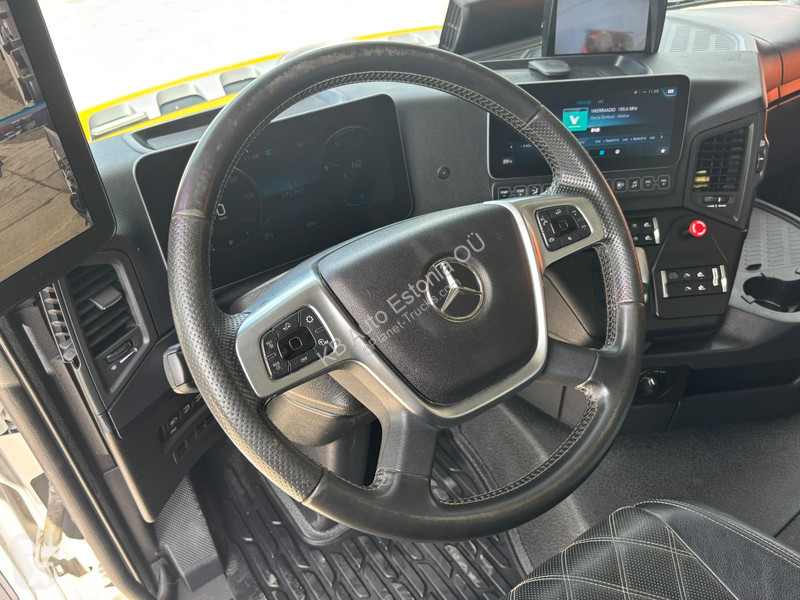 Mercedes 3258 8x4 RETARDER / BOX L=5542 mm truck