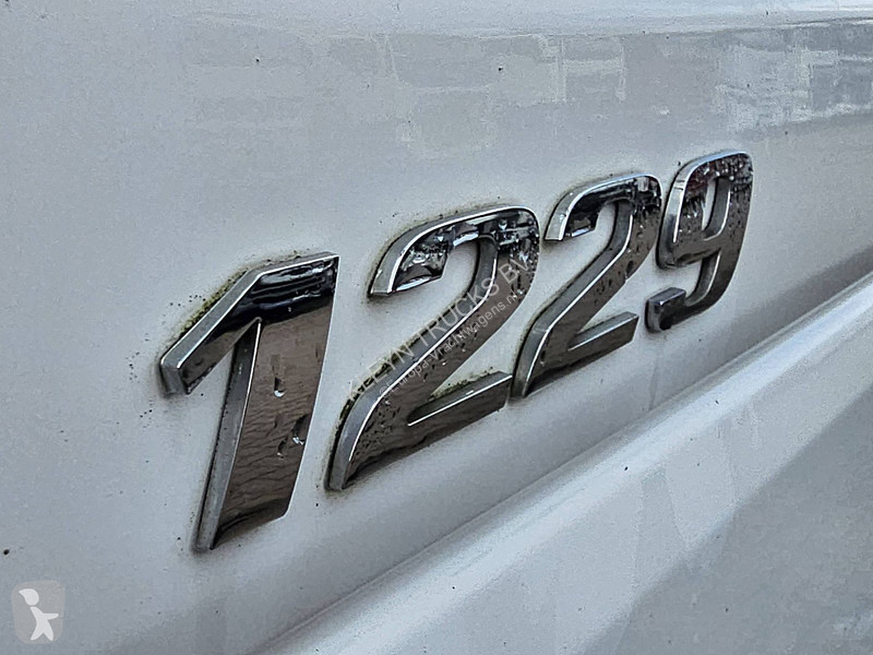 Kamion Mercedes 1229