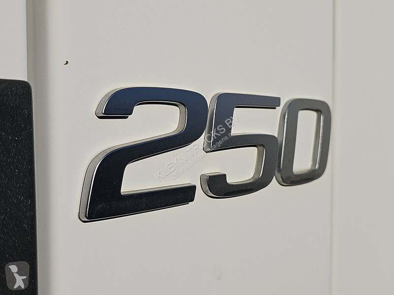 Camión Volvo 25012