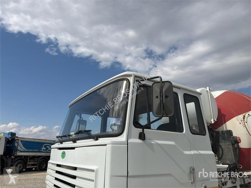 Camion Astra 1 4x2 Mixer Truck