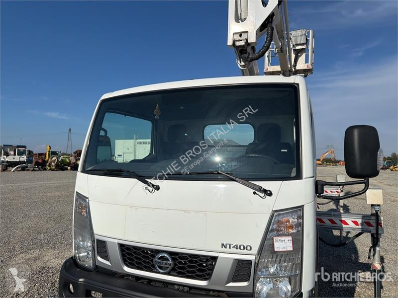 Lastbil Nissan Multitel HX200 20 m on Nissan...