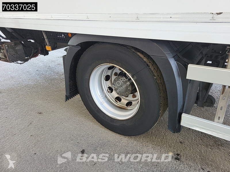 Camion Mercedes 2124 4X2 2t Tailgate 6-Cylinder...