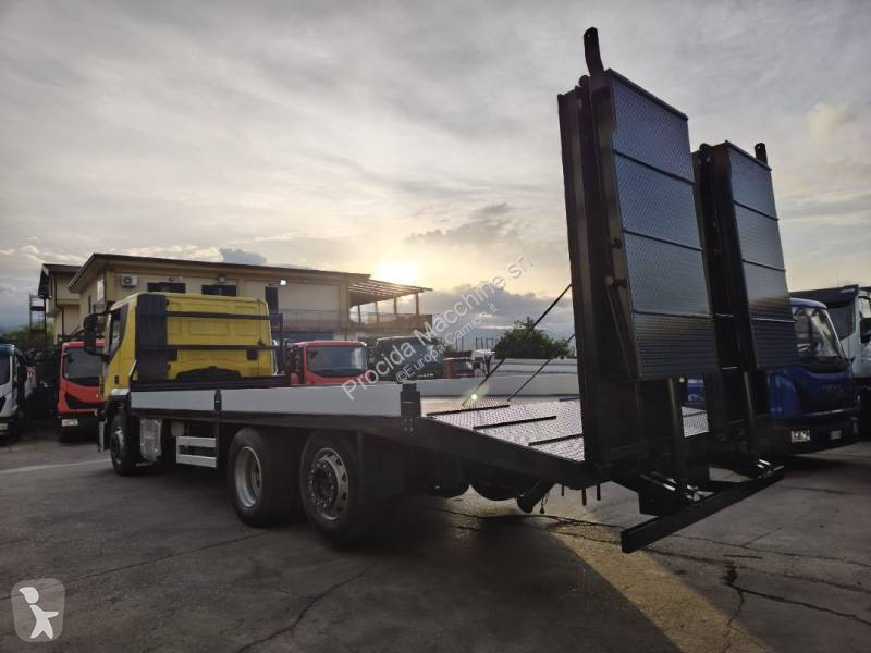 Camion Iveco 260 S 46