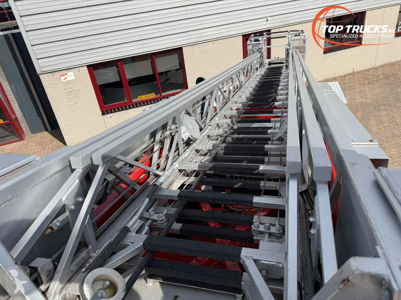 Camião Mercedes 817 Aerial work platform - METZ...