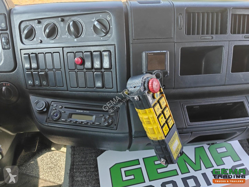 Camião MAN 12.240 4x2 Double Cab (6 pers) Euro...