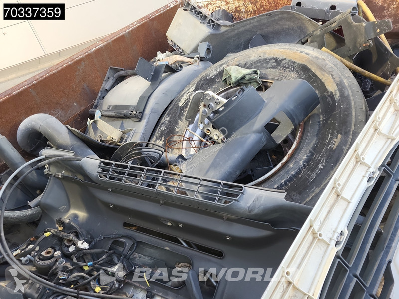 Грузовик Renault 4X2 FOR PARTS 3-way tipper...