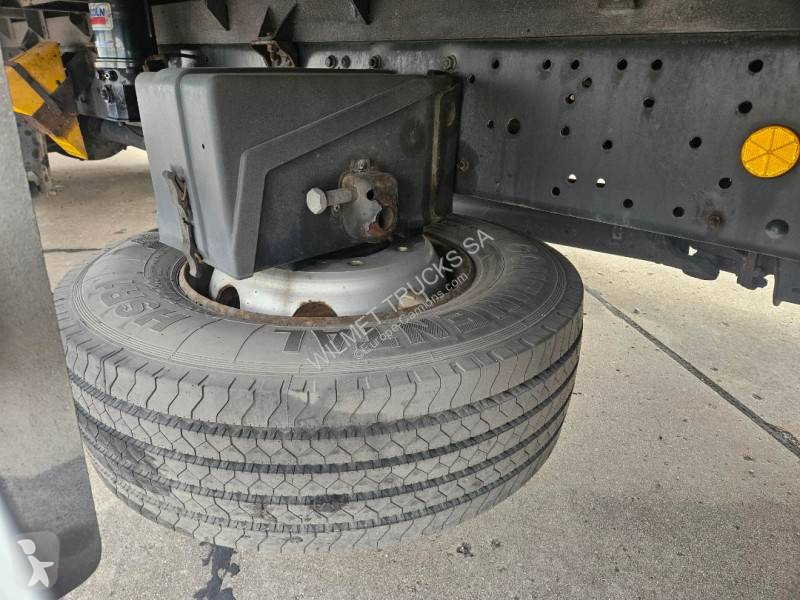 Camião Iveco ML 160 E 28 P