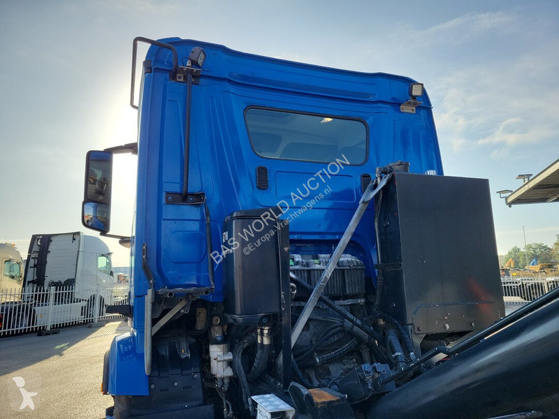 Lastbil Mercedes 3245