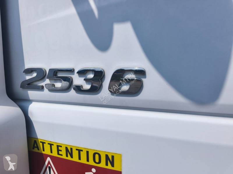 Camión Mercedes 2536