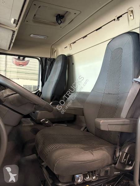 Teherautó Volvo 460