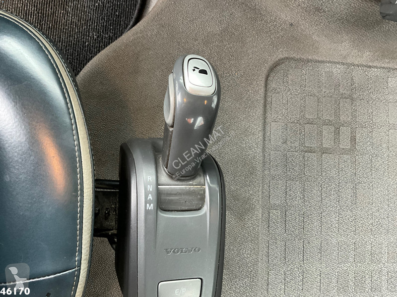 Lastbil Volvo 420 8x4 HMF 22 Tonmeter laadkraan