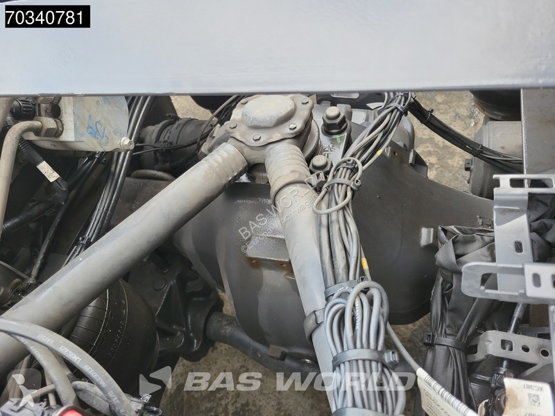 Volvo 420  6X2 ADR Full-Air Lift+Steering Axle...