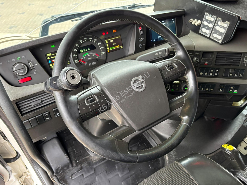 Volvo 650 6x4 HYDRAULICS / TANDEM AXLE LIFT truck