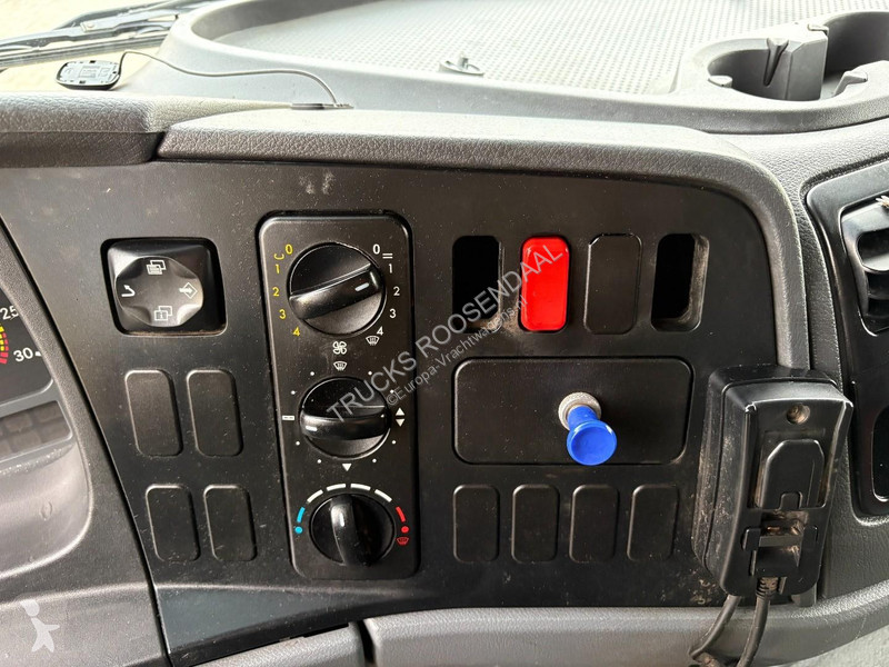 Vrachtwagen Mercedes 815 + MANUAL + spring