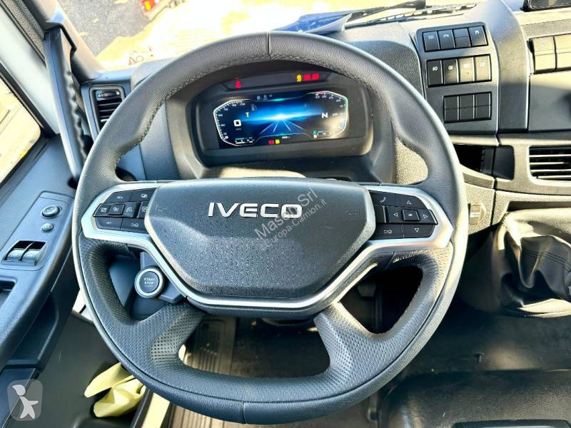 Iveco 180E32 truck